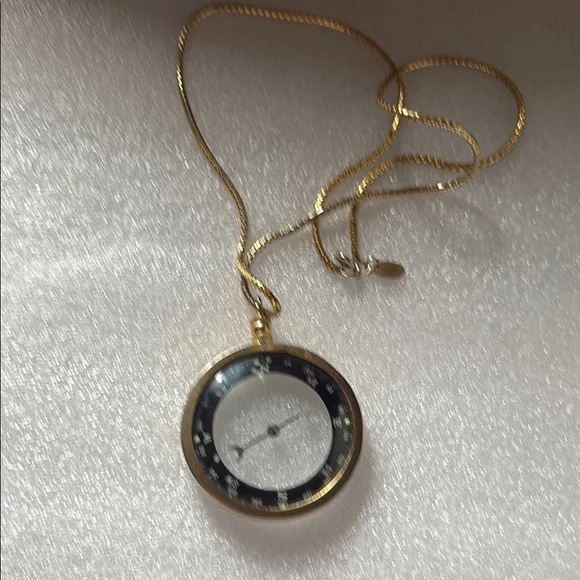 Vintage Les Bernard Gold Tone Working Compass Necklace 24” chain - Picture 2 of 5